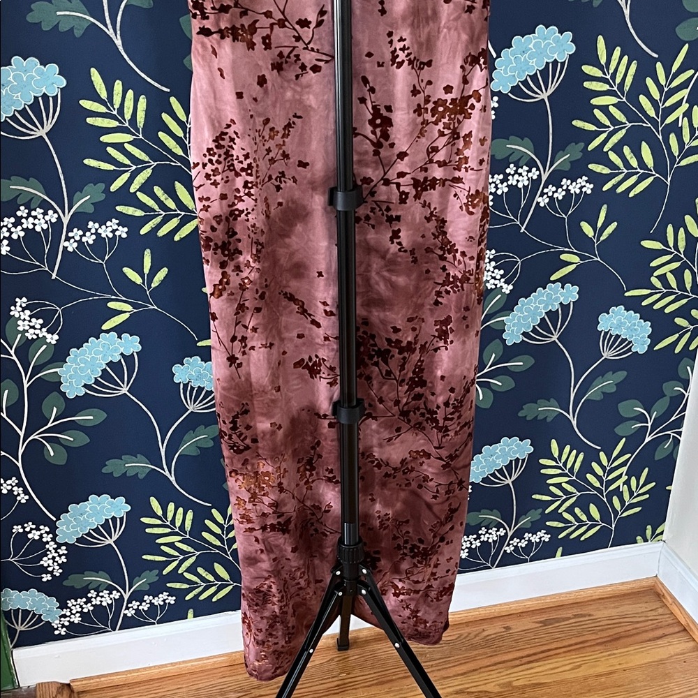 Elegant Floral Women's Dress NWT Size M - Picture 8 of 8